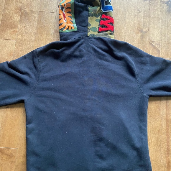 BAPE shark full zip up hoodie w/Camo head - Picture 9 of 15